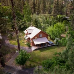 3 King Beds | Hot tub, Game room + Oktober Fest
