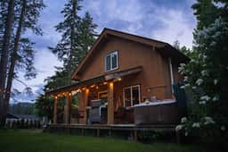 3 King Beds | A/C + Gameroom, Minutes to Village