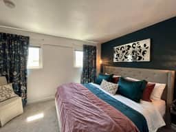 Quiet Stay w/ King Bed, Gym & Free Parking