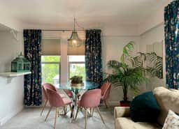 King Bed | Sleeps 4, A/C, LightRail + Free Parking
