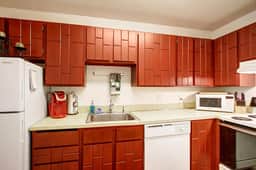 King Suite | Sleeps 6, AC, Outside Dining, Parking - Image 2