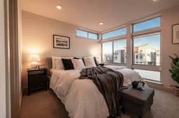 Sleeps 6 | King Bed, EV-Charger + AC, Lake Views