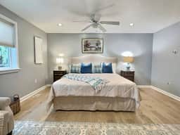 Secluded Lakefront | King Bed, AC & 5 Piece Bath |