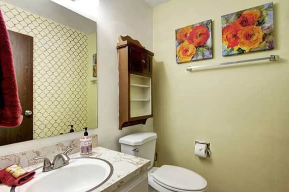 Fireplace Stay | Patio, Pets + Free Parking, Shops - Image 4