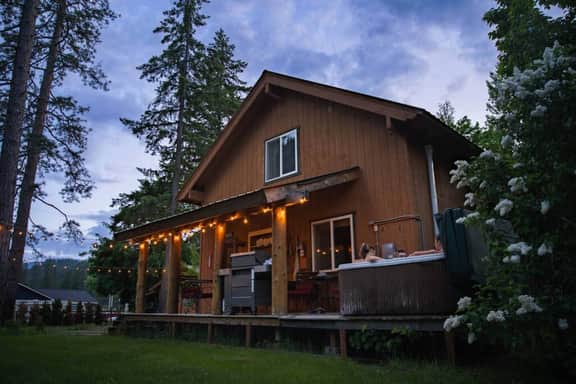 3 King Beds | A/C + Gameroom, Minutes to Village