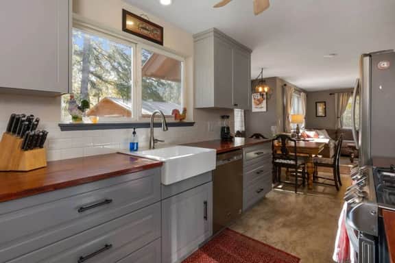 3 King Beds | Hot tub, Game room + Oktober Fest - Image 2
