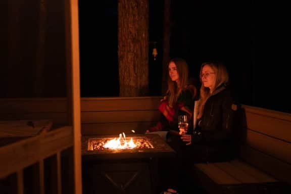 Cabin | King-Bed | w/ Hot Tub Outdoor Dining & BBQ