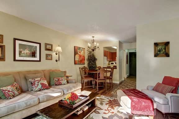 King Bed | Sleep 6, AC, Patio, Free Parking