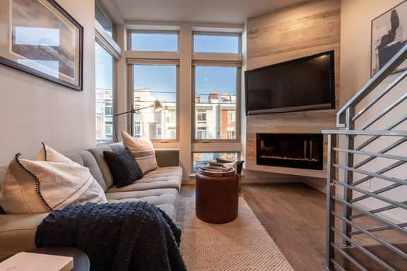 Skyline Stay | King Suite + Rooftop Oasis - Image 4