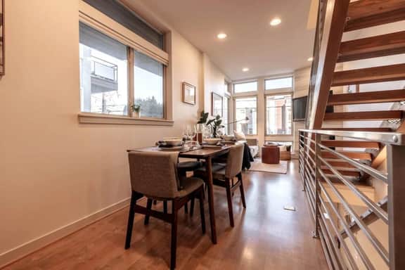 Sleeps 6 | King Bed, EV-Charger + AC, Lake Views