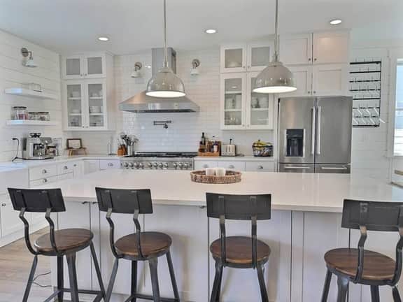 Sleeps 14 | 8 Beds, A/C, Theater + Free Parking