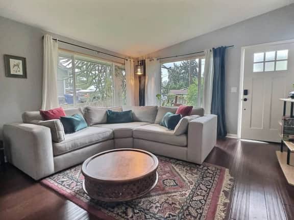 King Bed | Sleeps 6, A/C, Patio + Fence Yard - Image 3