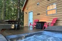 Cabin | King-Bed | w/ Hot Tub Outdoor Dining & BBQ