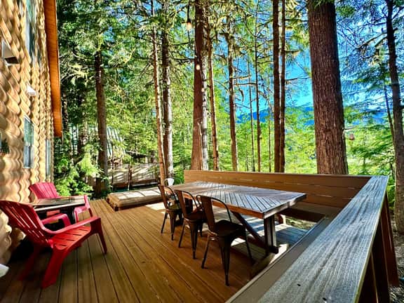 Sleeps 8 | king Bed, Hot Tub + BBQ, Group Friendly