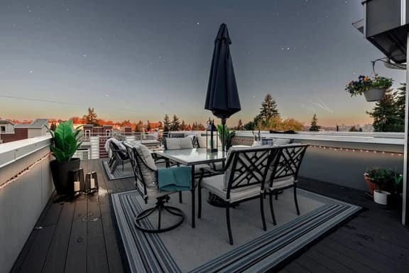 Skyline Stay | King Suite + Rooftop Oasis - Image 1